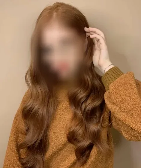 Annika, 24