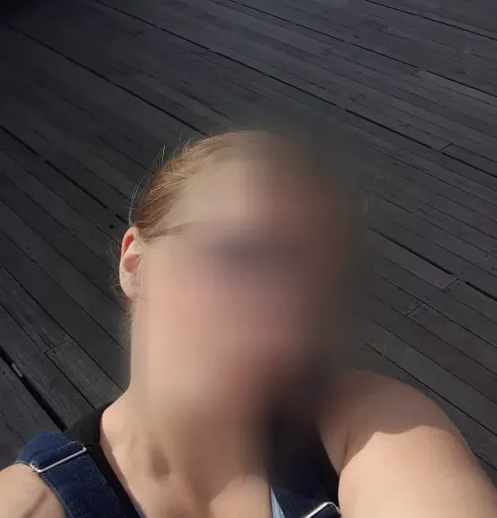 Jasmin, 32