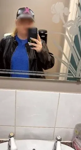 Katrin, 21