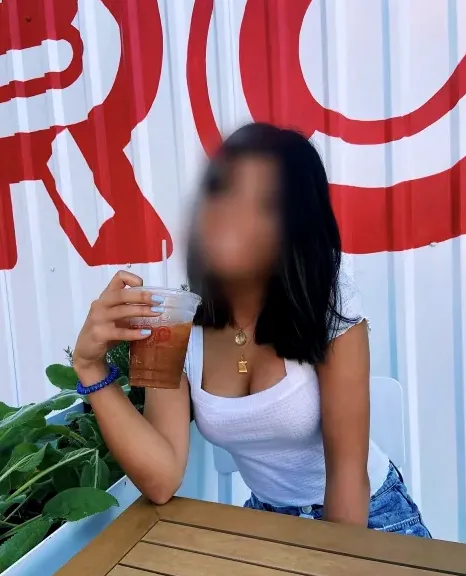 Kira, 19