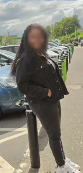 Leonie, 33