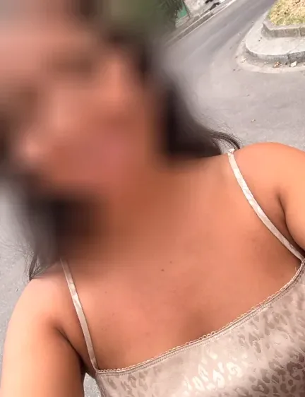 Özlem, 37