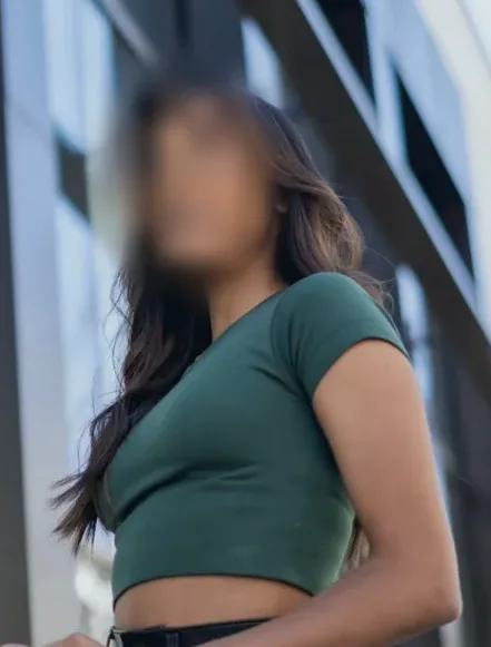 Özlem, 36