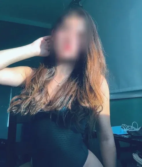 Saskia, 32